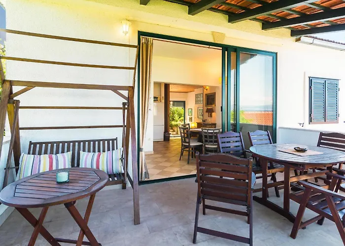 Stunning In With Wifi Postira